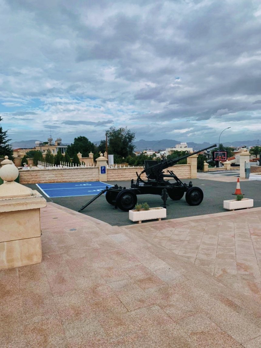 Военное кладбище Македонитиссы — красивый памятник славы и чести воинов Кипра и Греции: фото 15