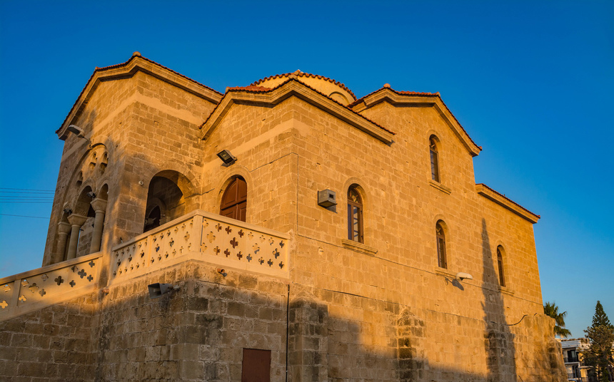 Храм Панагия Теоскепасти - православная византийская церковь, построенная в нескольких метрах от моря в Пафосе: фото 35