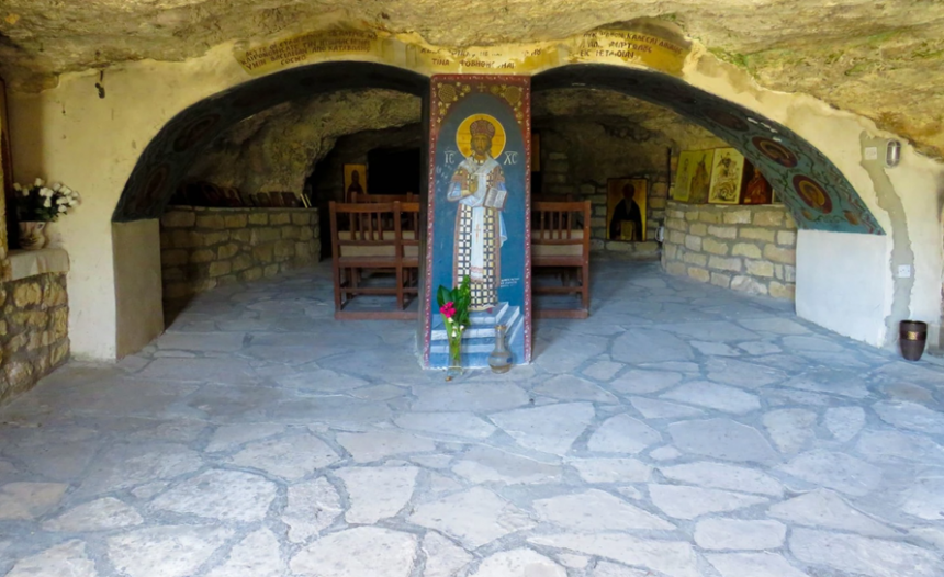 Панагия Хрисоспилиотисса - древние катакомбы и уникальный пещерный храм : фото 11