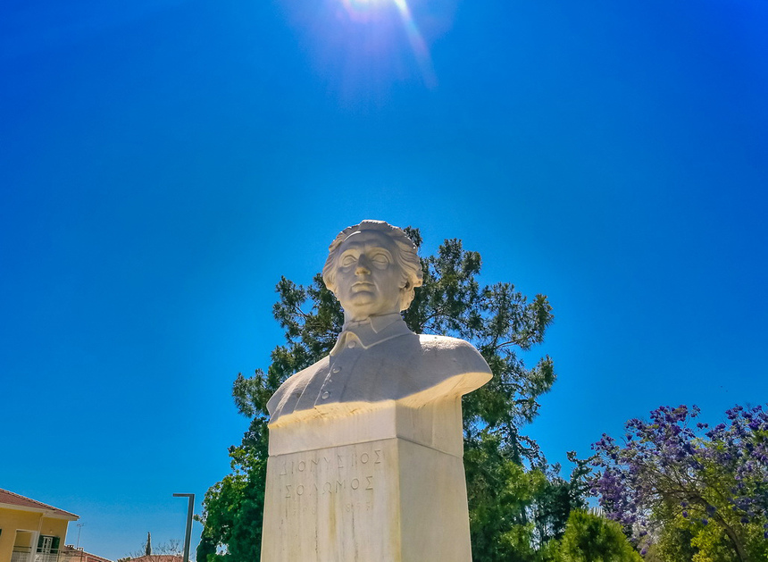 Бюст Дионисиоса Соломоса на одноименной площади в Пафосе : фото 16