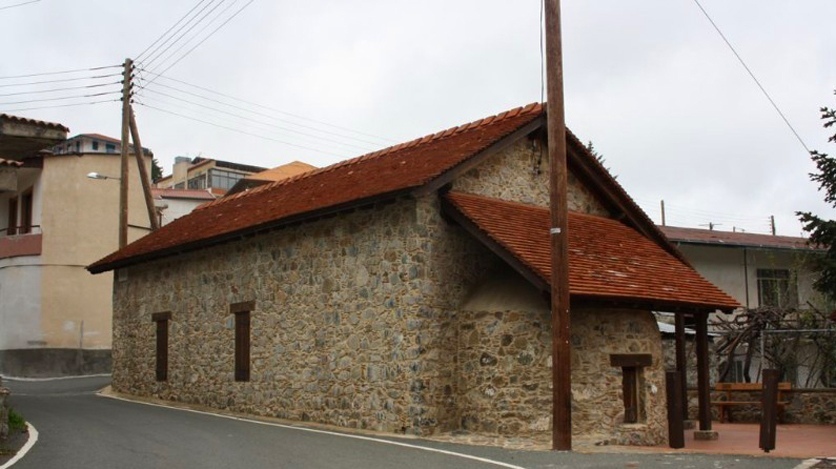 Часовня Агиос Онуфриос в деревне Педулас на Кипре