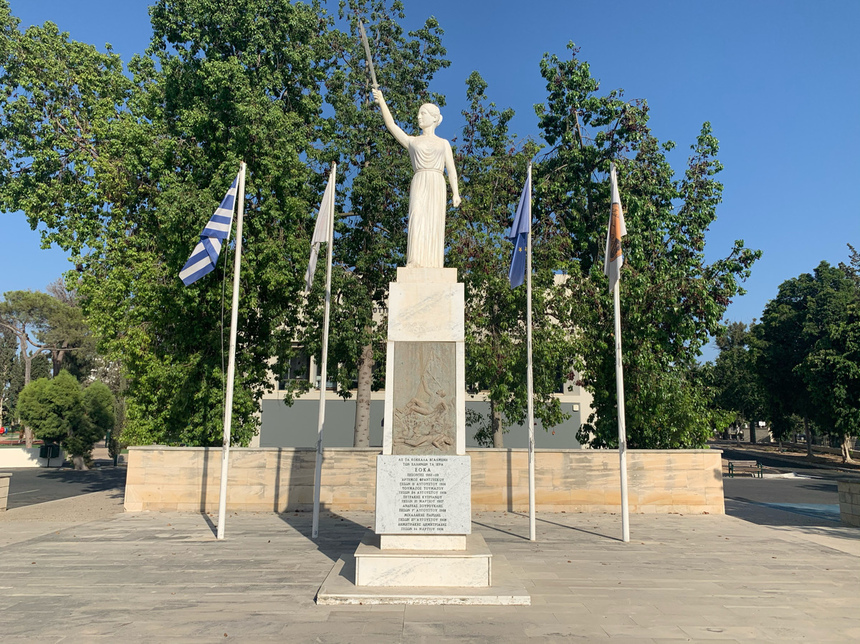 Статуя Свободы в Ларнаке: фото 2