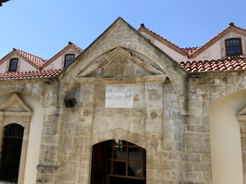 Монастырь Святого Креста - духовный символ и религиозный центр Омодоса: фото 10