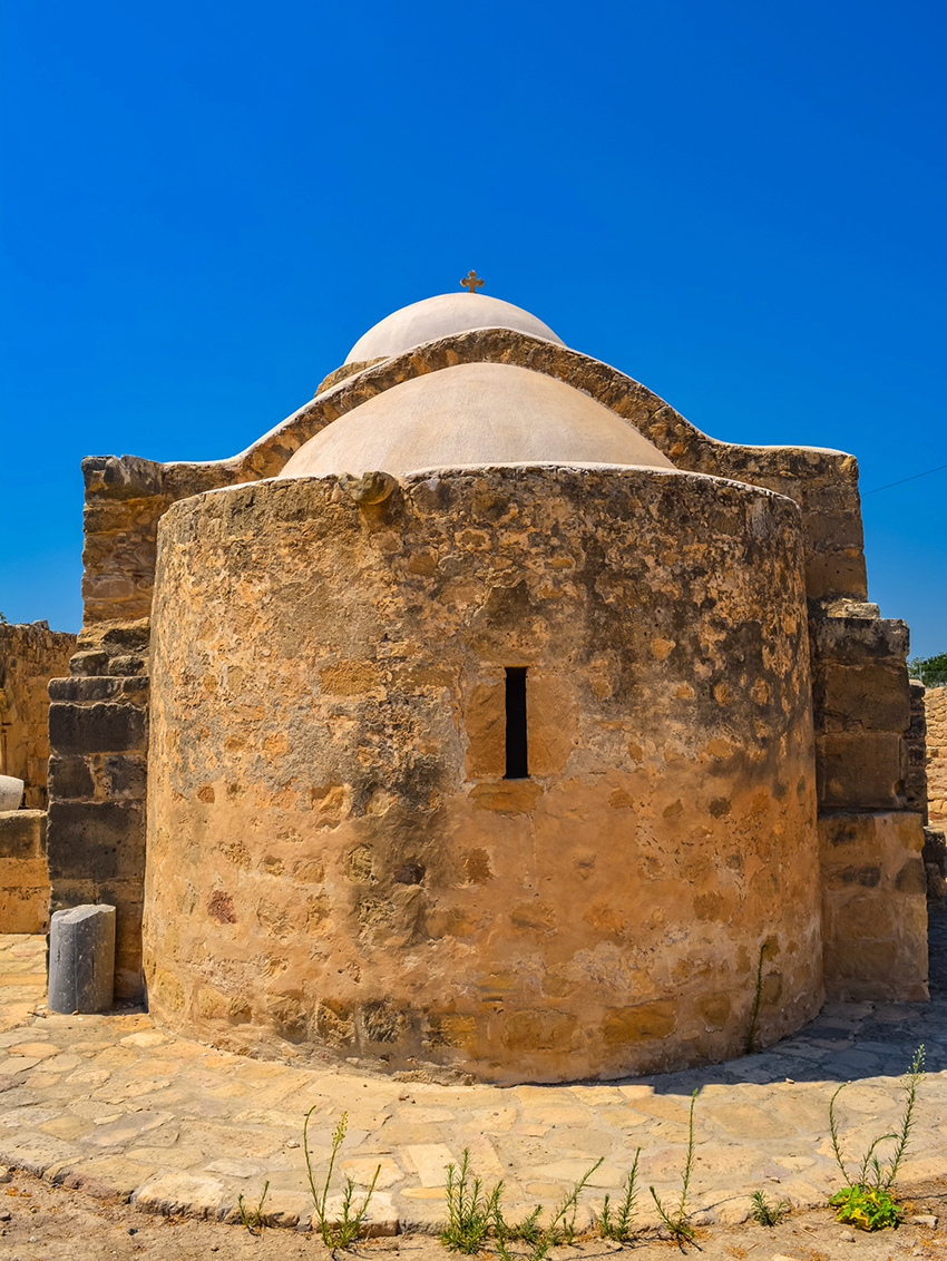 Церковь Панагия Одигитрия, построенная на Кипре из камней, взятых из руин древнего святилища Афродиты: фото 87