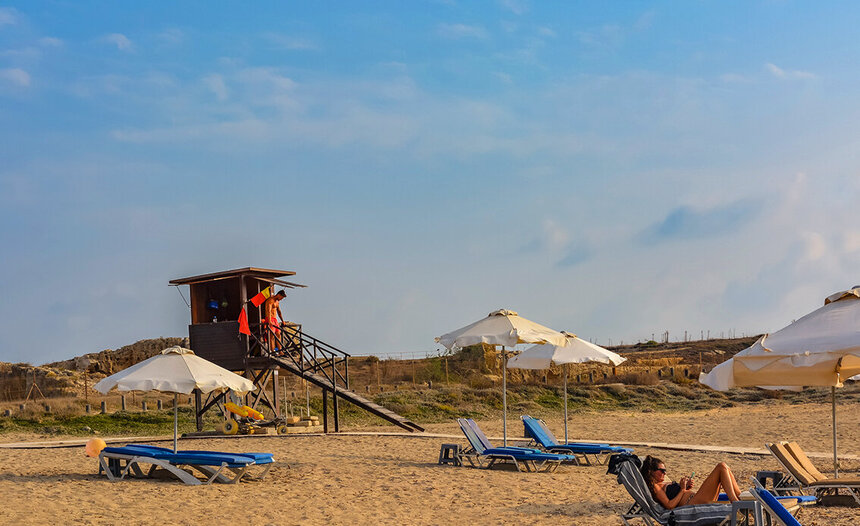 Общественный городской пляж Фарос в Пафосе: фото 23