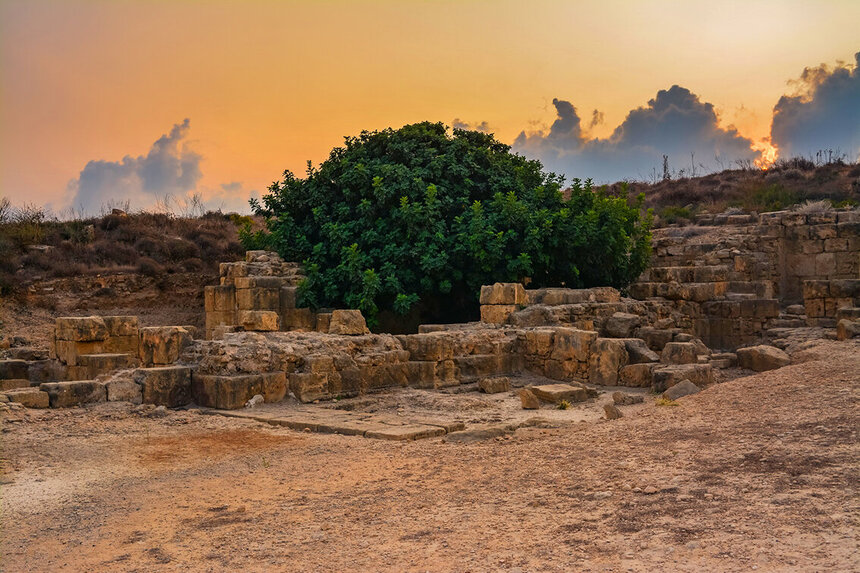 Руины святилища, посвященного богу врачевания Асклепию, в Пафосе: фото 9