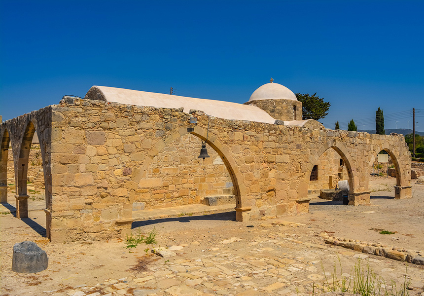 Церковь Панагия Одигитрия, построенная на Кипре из камней, взятых из руин древнего святилища Афродиты: фото 58