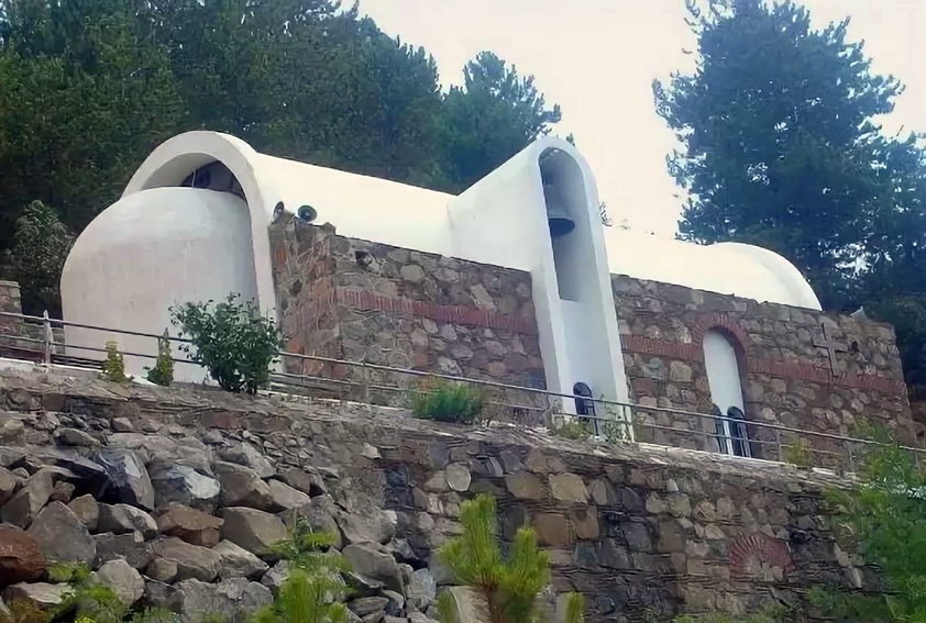 Часовня Святого Рафаила в деревне Педулас на Кипре