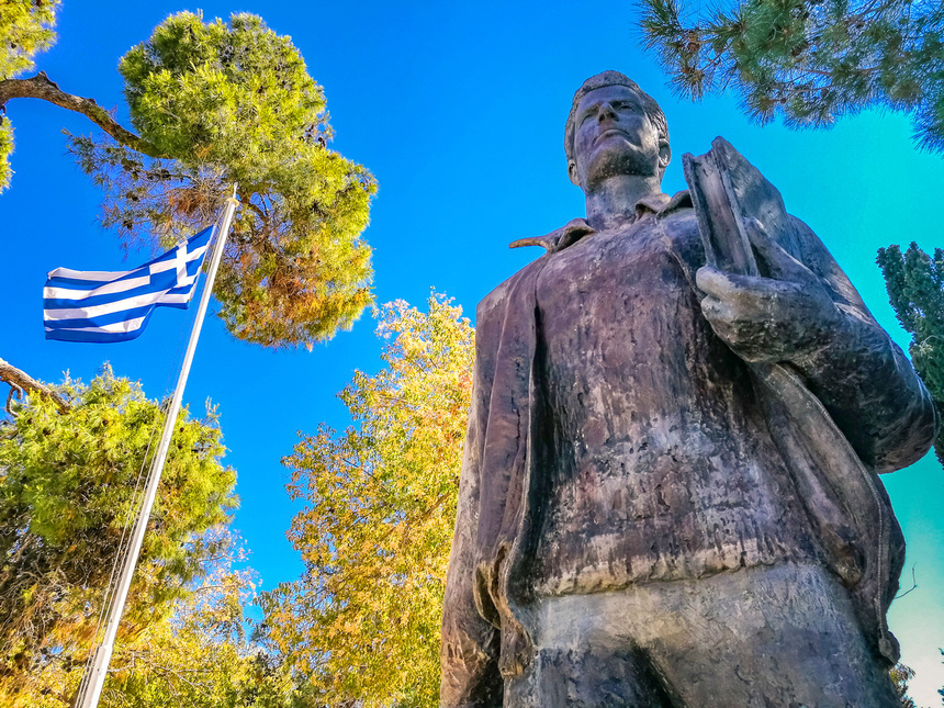 Исторический памятник самому молодому казненному греку-киприоту Эвагорасу Палликаридису: фото 8