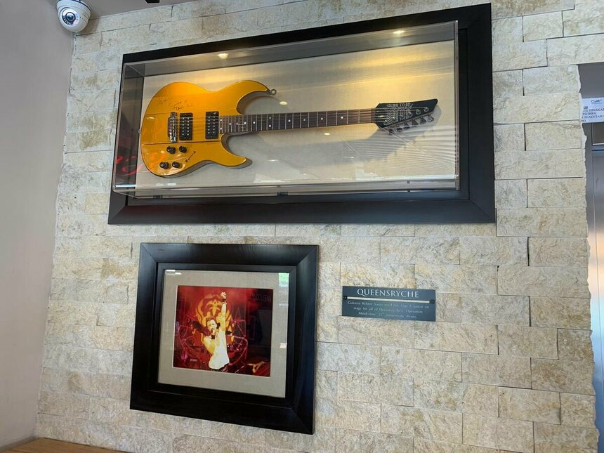 Hard Rock Сafe Айя-Напа — легендарные бургеры и музей рок-культуры на Кипре: фото 10