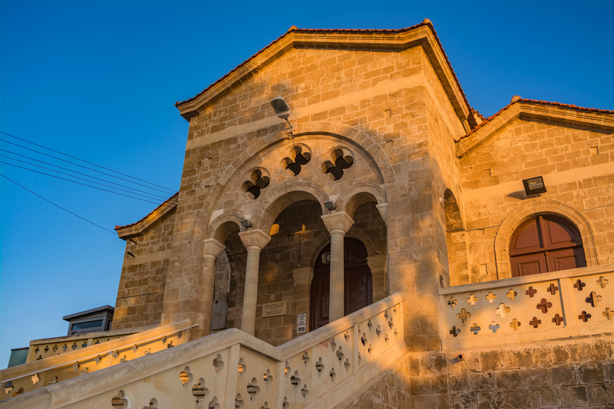 Храм Панагия Теоскепасти - православная византийская церковь, построенная в нескольких метрах от моря в Пафосе: фото 27