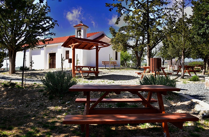 Место для пикника в деревне Лофу, Кипр.