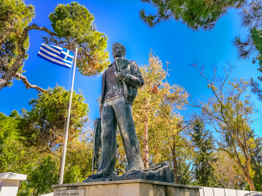 Исторический памятник самому молодому казненному греку-киприоту Эвагорасу Палликаридису: фото 2