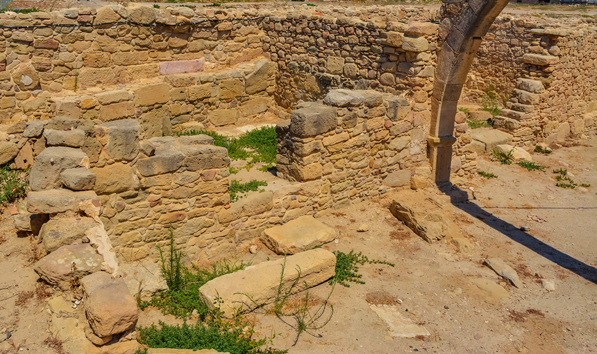 Церковь Панагия Одигитрия, построенная на Кипре из камней, взятых из руин древнего святилища Афродиты: фото 41