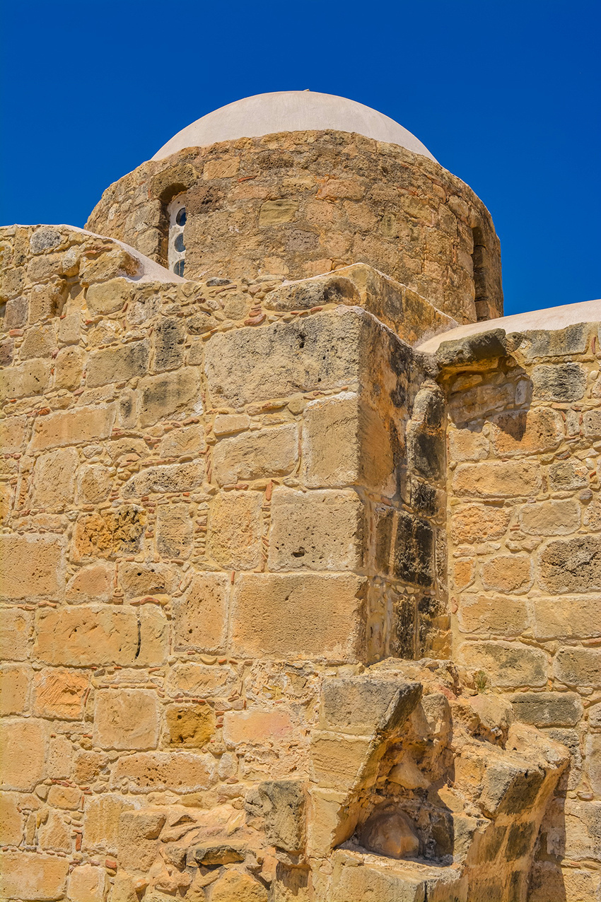 Церковь Панагия Одигитрия, построенная на Кипре из камней, взятых из руин древнего святилища Афродиты: фото 77