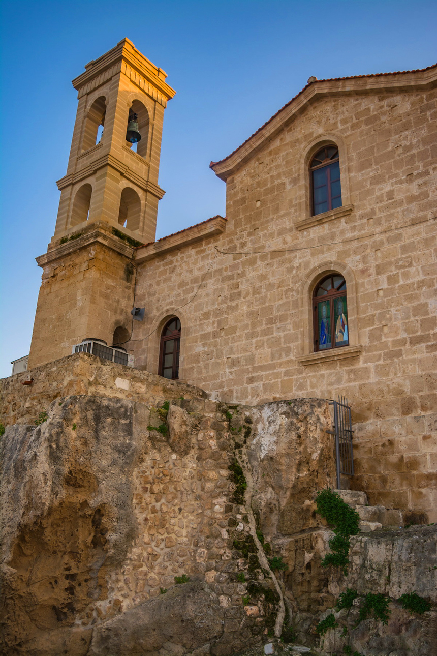 Храм Панагия Теоскепасти - православная византийская церковь, построенная в нескольких метрах от моря в Пафосе: фото 22