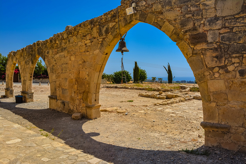 Церковь Панагия Одигитрия, построенная на Кипре из камней, взятых из руин древнего святилища Афродиты: фото 16