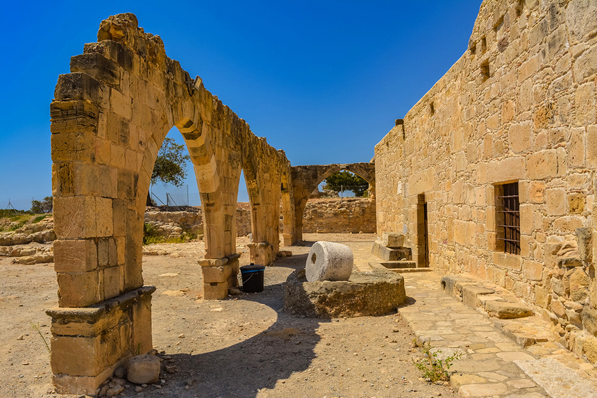 Церковь Панагия Одигитрия, построенная на Кипре из камней, взятых из руин древнего святилища Афродиты: фото 66