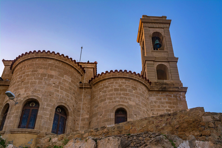 Храм Панагия Теоскепасти - православная византийская церковь, построенная в нескольких метрах от моря в Пафосе: фото 40
