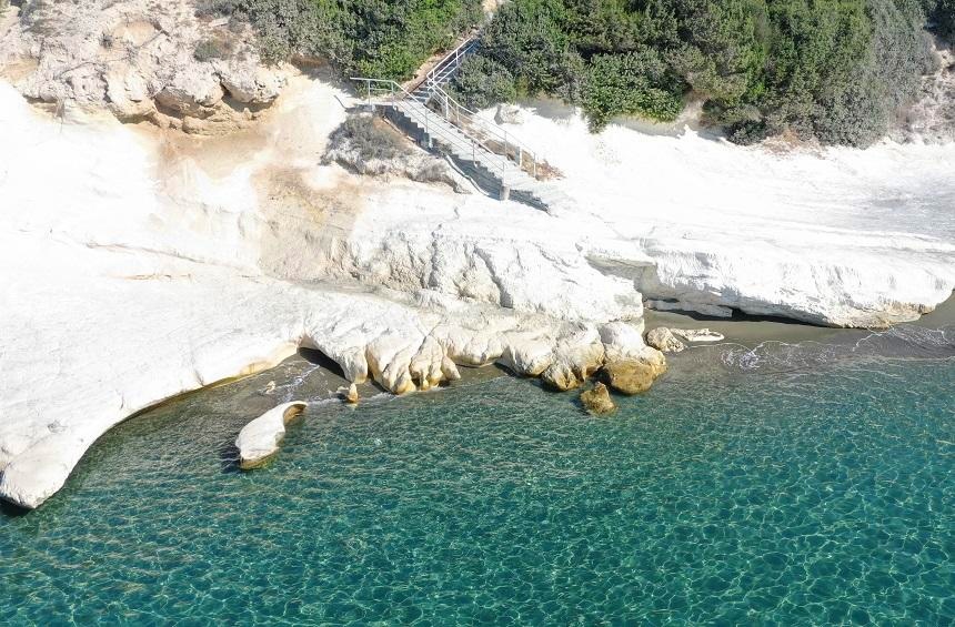 Palm Beach - красивая бухта возле Лимассола, обрамленная белыми скалами: фото 13 Palm Beach - красивая бухта возле Лимассола, обрамленная белыми скалами: фото 13