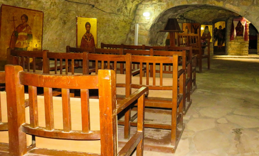 Панагия Хрисоспилиотисса - древние катакомбы и уникальный пещерный храм : фото 25