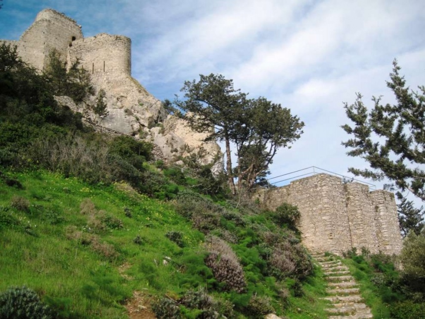 Замок Кантара