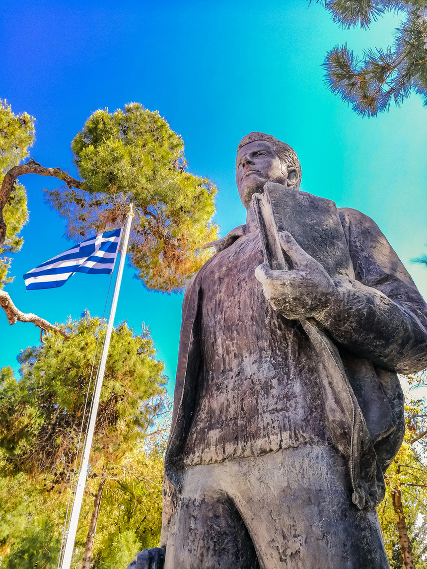 Исторический памятник самому молодому казненному греку-киприоту Эвагорасу Палликаридису: фото 10