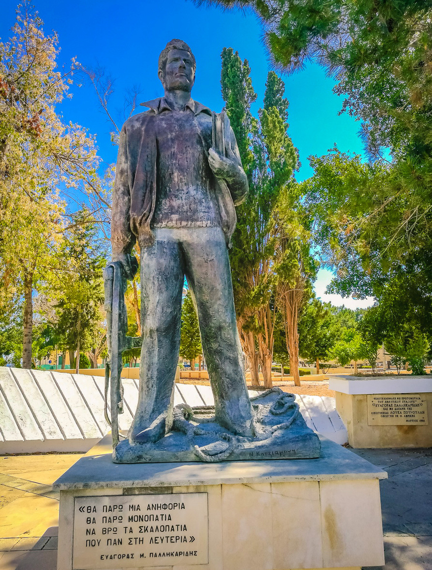 Исторический памятник самому молодому казненному греку-киприоту Эвагорасу Палликаридису: фото 19