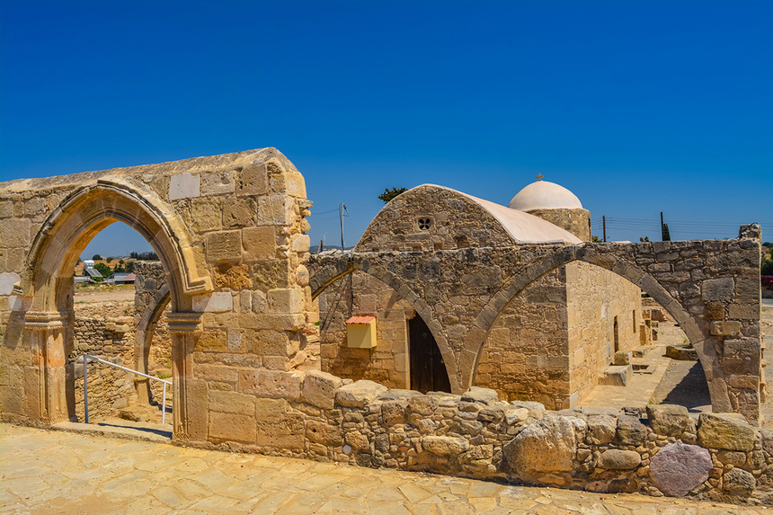 Церковь Панагия Одигитрия, построенная на Кипре из камней, взятых из руин древнего святилища Афродиты: фото 83